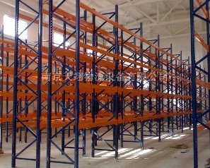 怎樣設(shè)計出的重型倉儲貨架能抗的住泰山壓頂不彎腰
